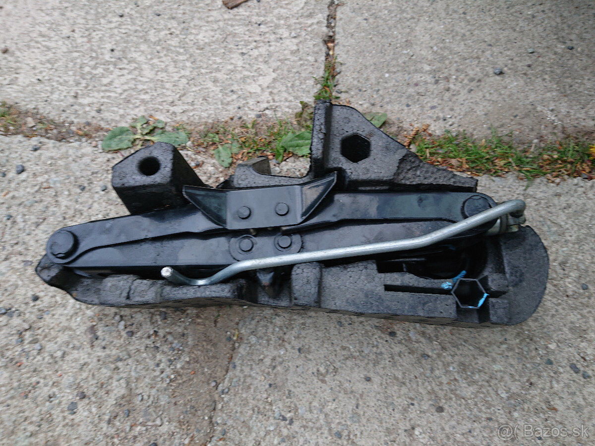 sada na výmenu kolesa Renault Scenic