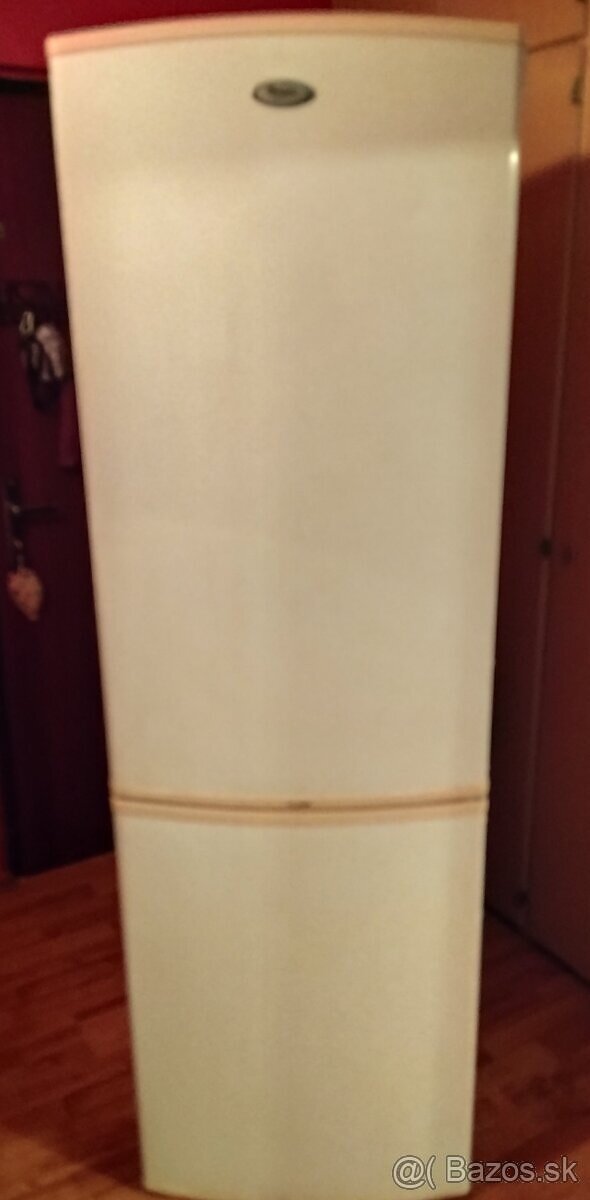 Predám Chladničku s mrazničkou Whirlpool