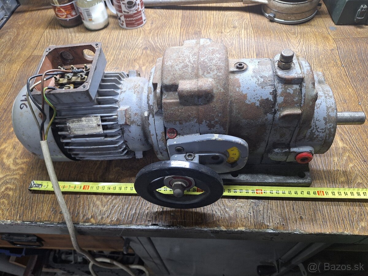 Motor s variatorom