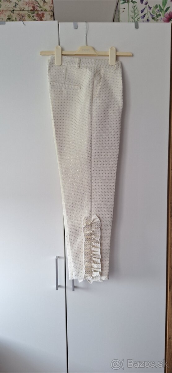 Damske 3/4 nohavice, s volanikmi a perlami, zn.River Island,