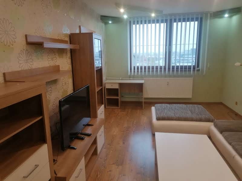 3 izbový byt, čiastočne zariadený