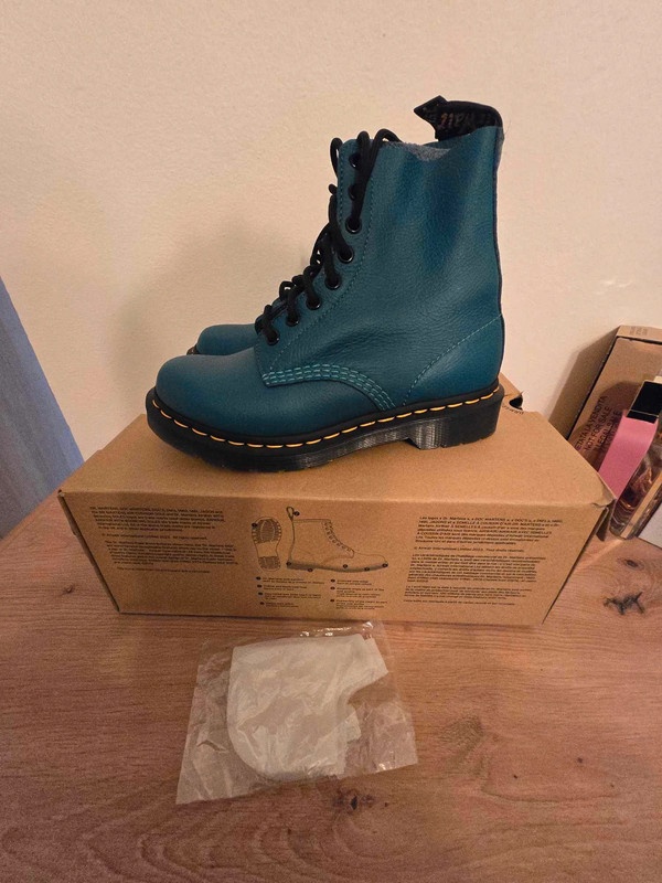 Martens Pascal č 37