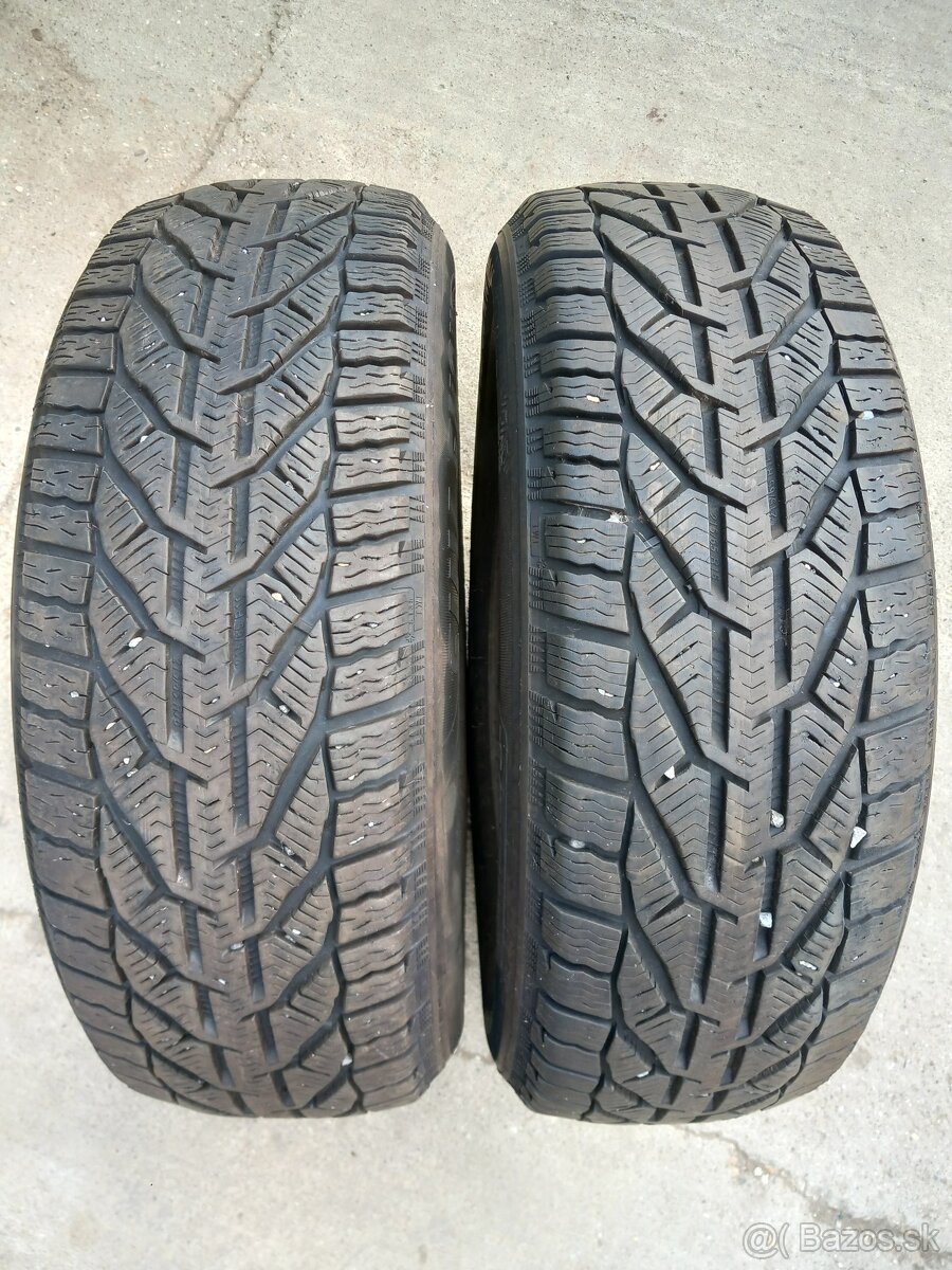 Zimne pneumatiky 215/65R16