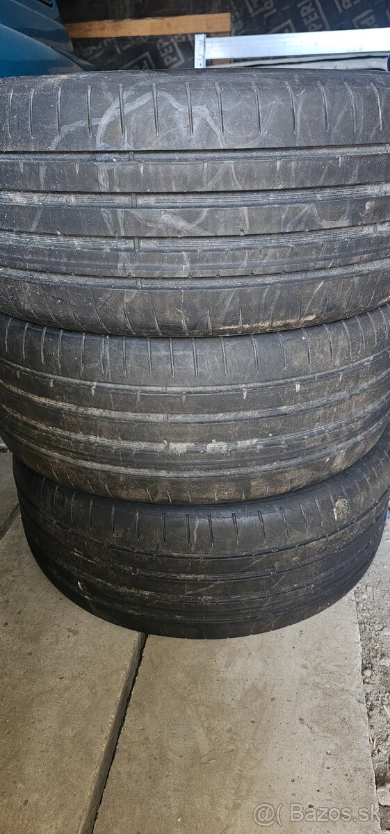 225/45 R18