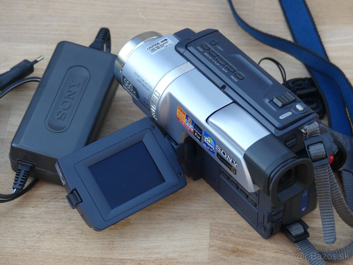 videokamera Sony DCR-TRV140E Digital 8, otestovana, funkcna