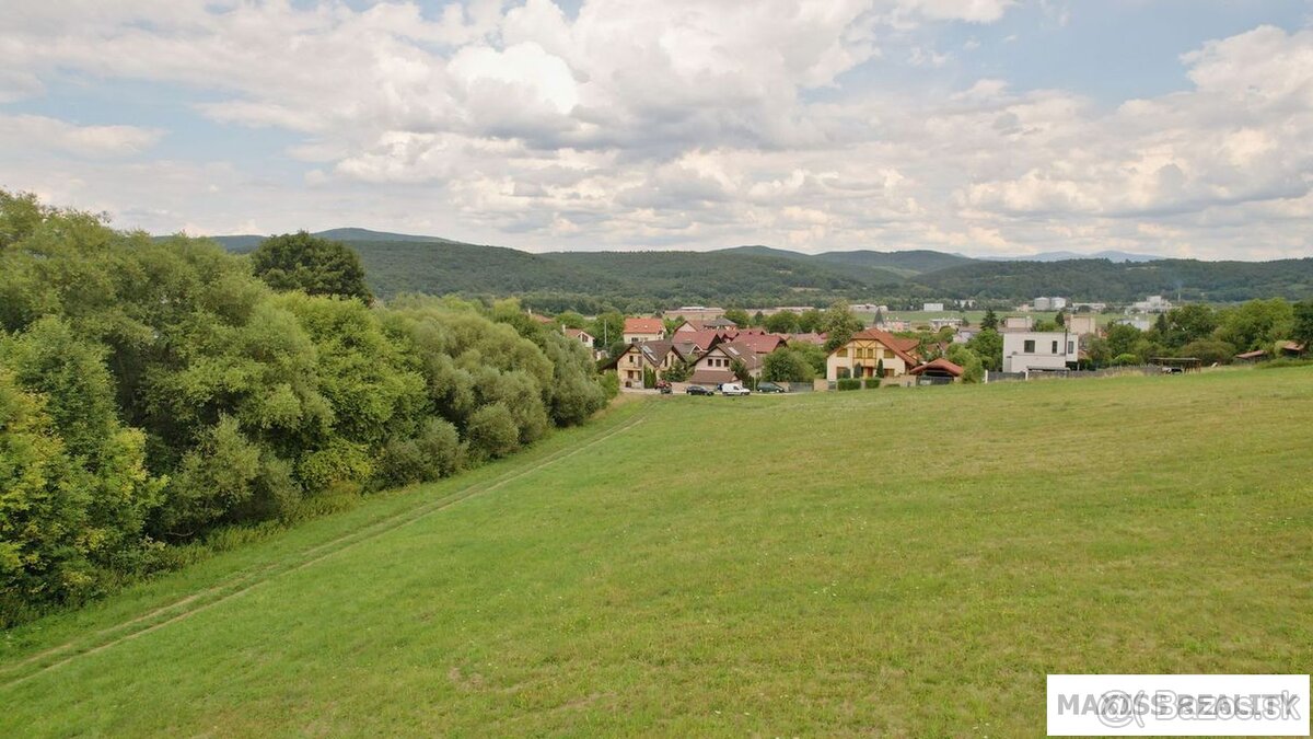 Stavebné pozemky v Rakytovciach, 11.182 m2