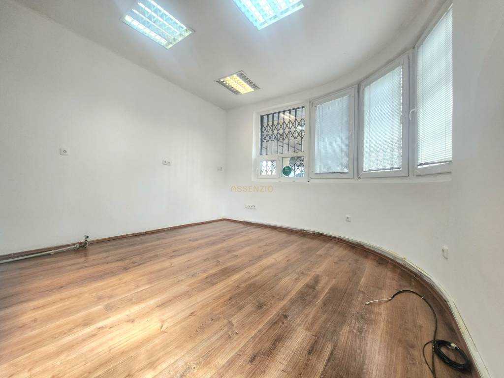ASSENZIO - PRENÁJOM - OBCHODNÝ PRIESTOR - 18 M² - STARÉ MEST