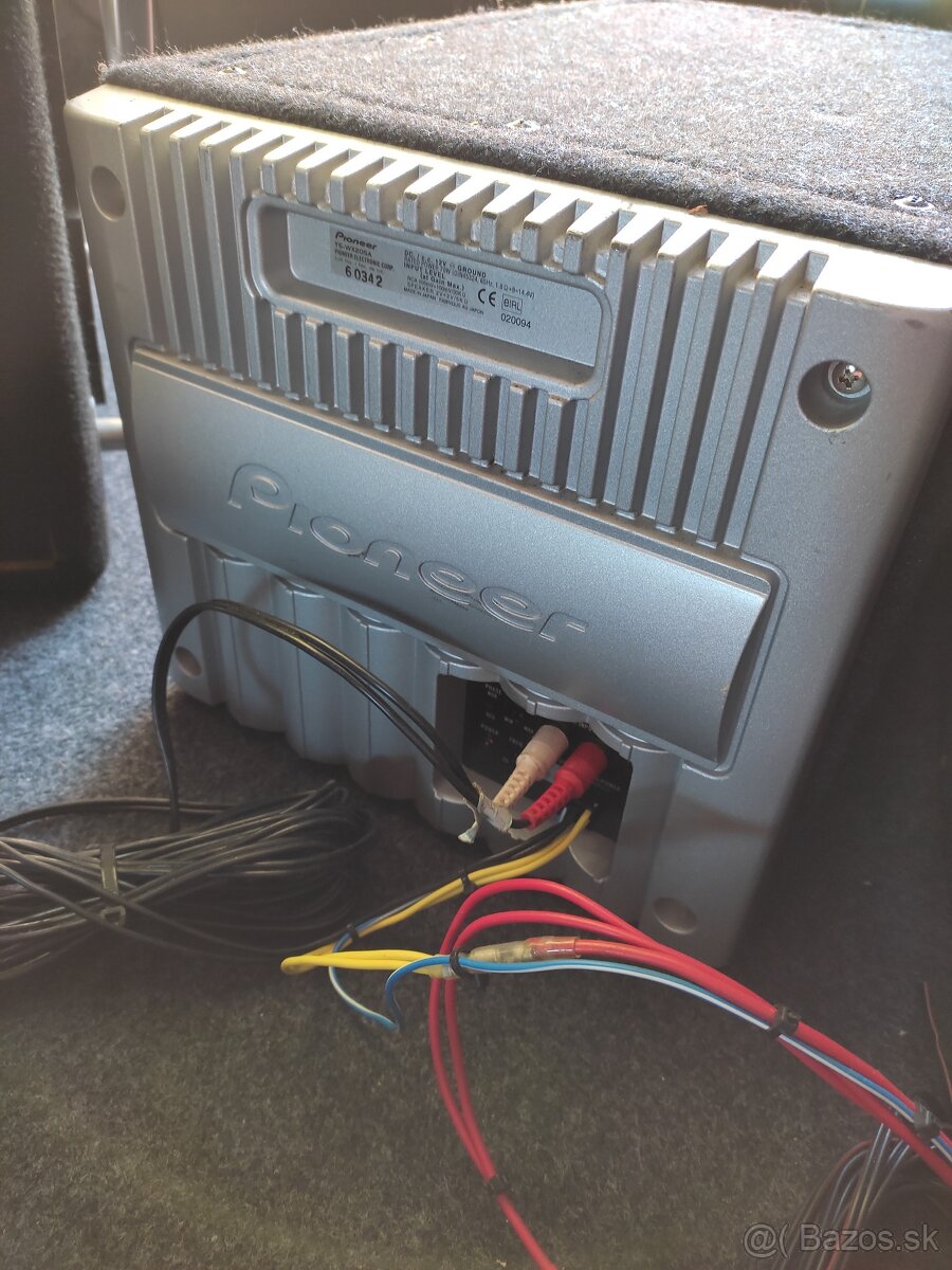 Subwoofer do auta Pioneer