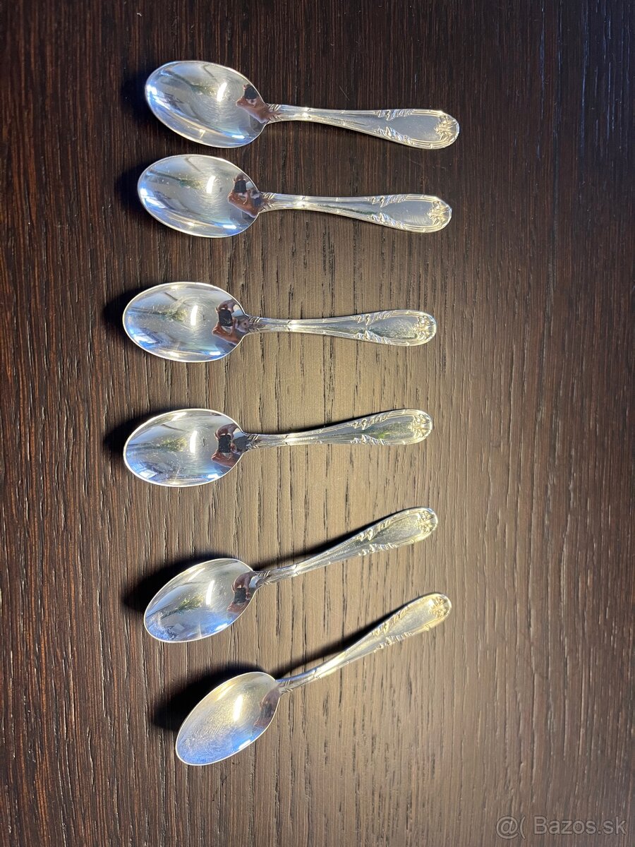 Starožitná strieborná lyžička