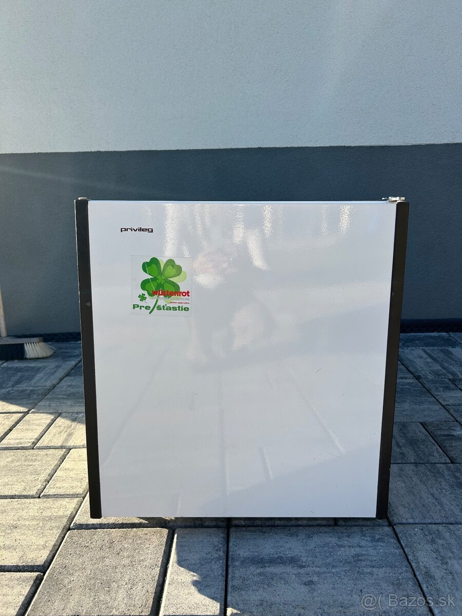 Plne funkčná chladnička s mrazničkou