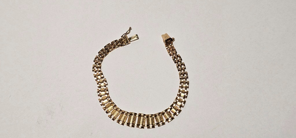 dámsky zlatý náramok 10,70g