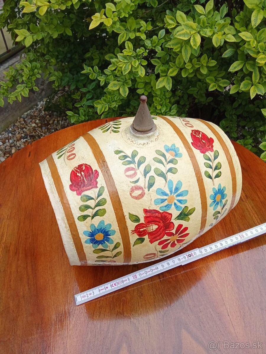 Keramický súdok.