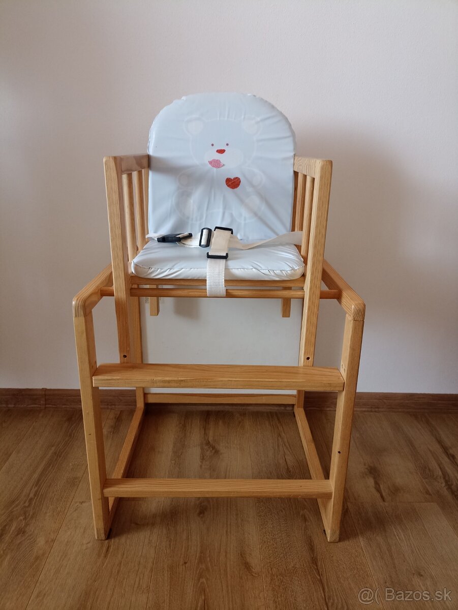 Detská drevená stolička so stolom