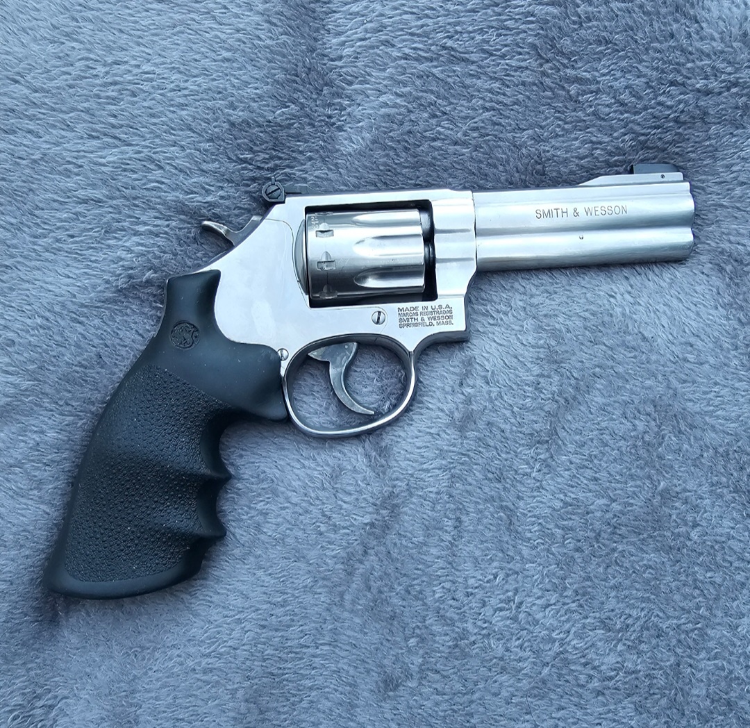 Revolver Smith&Wesson 617 cal.22LR