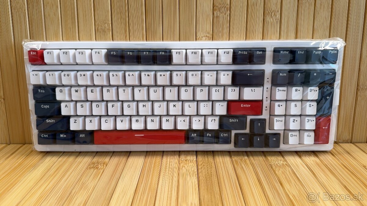 Predám Mechanickú klávesnicu + Zadarmo Bezdrôtová myš