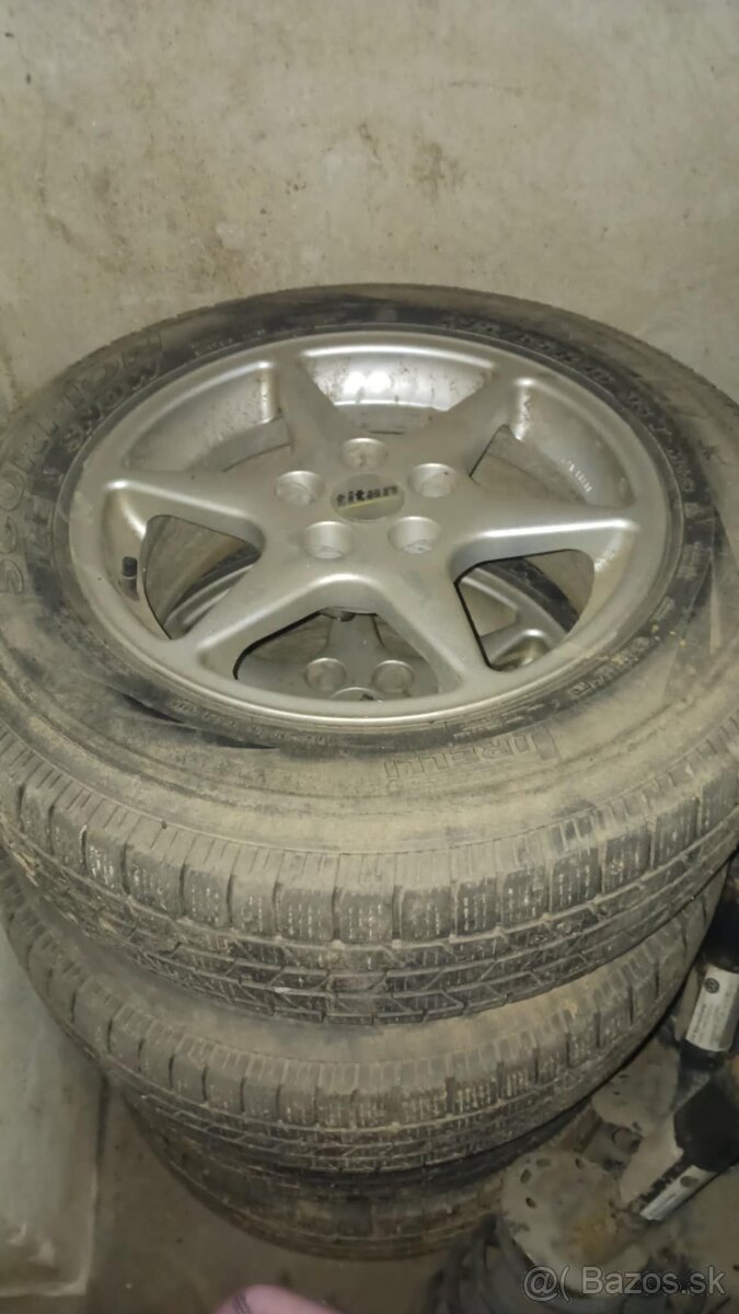 Predam elektróny so zimnými pneumatikami.