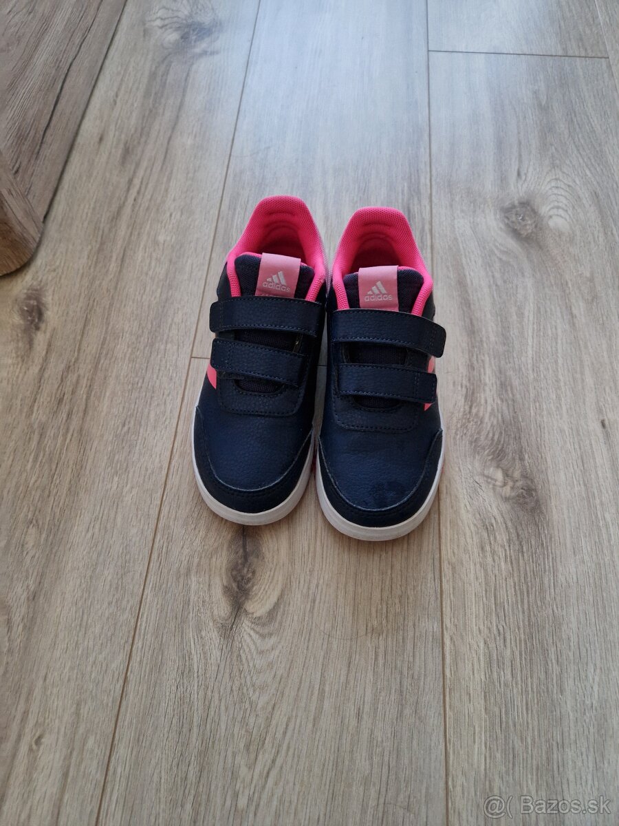 Botasky  adidas dievcenske 33