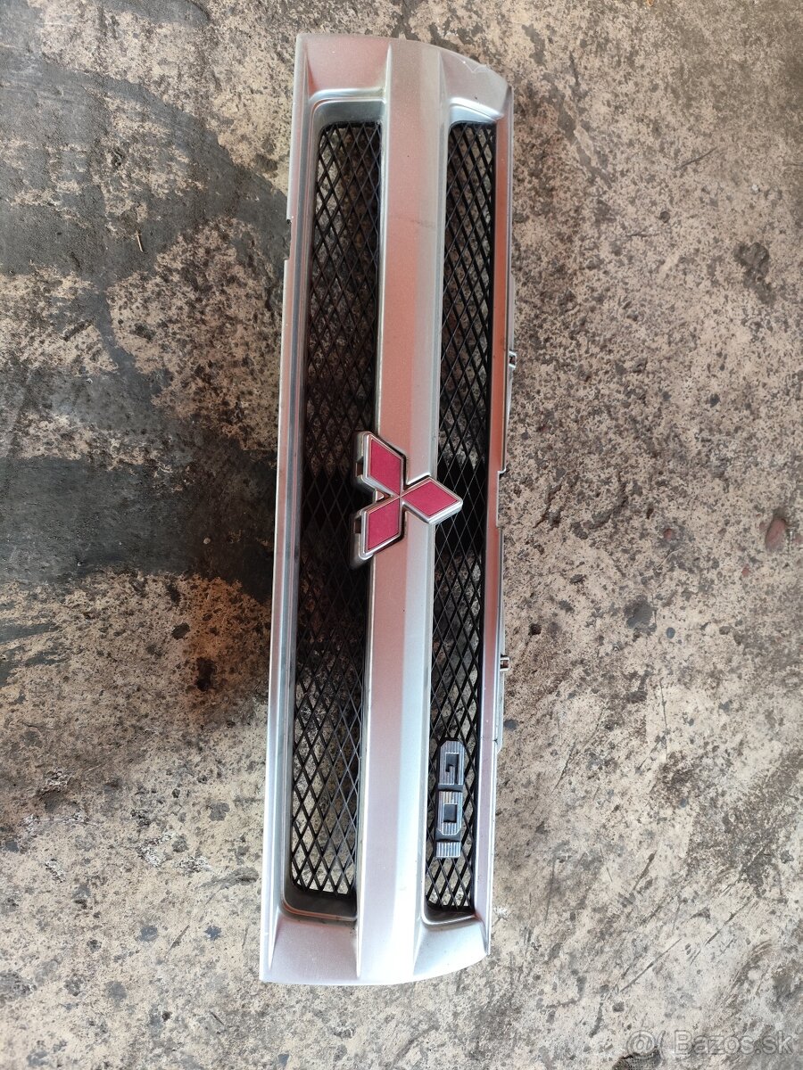 Mitsubishi Pajero Pinin maska