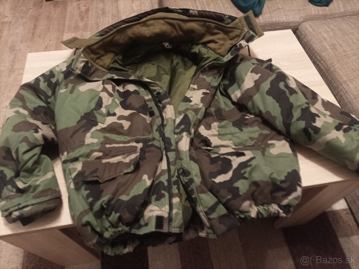Maskáčová zimná bunda vz.97 s kapucňou (páperová)