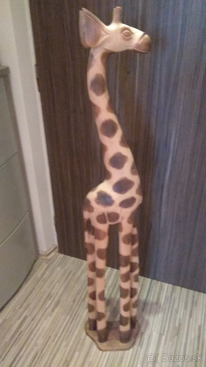 Predám drevenú žirafu