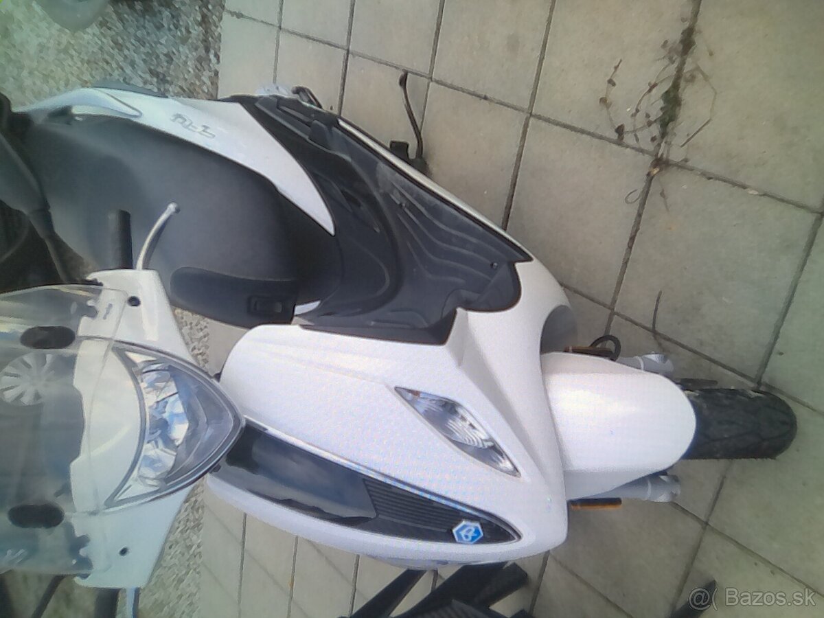 skúter piaggio fly 50