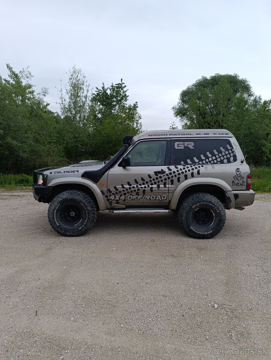 Predám Nissan patrol y61