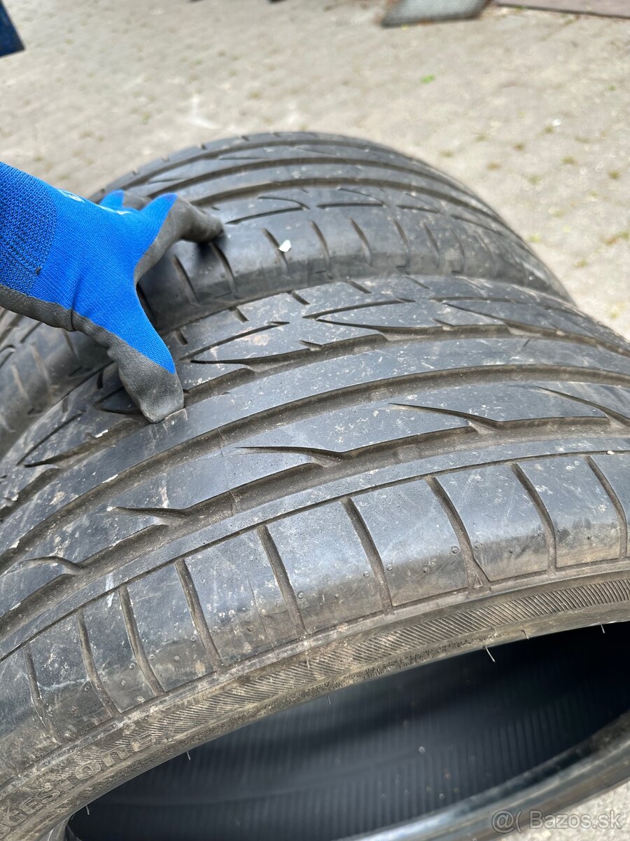 225/40 r18