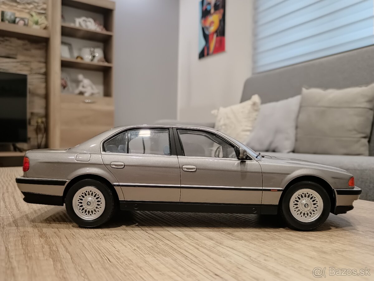 1:18 BMW 7 E38
