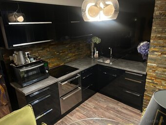 PREDÁM EXKLUZÍVNY-KLIMATIZOVANÝ 2 izbový byt,64 m2, Sekčov