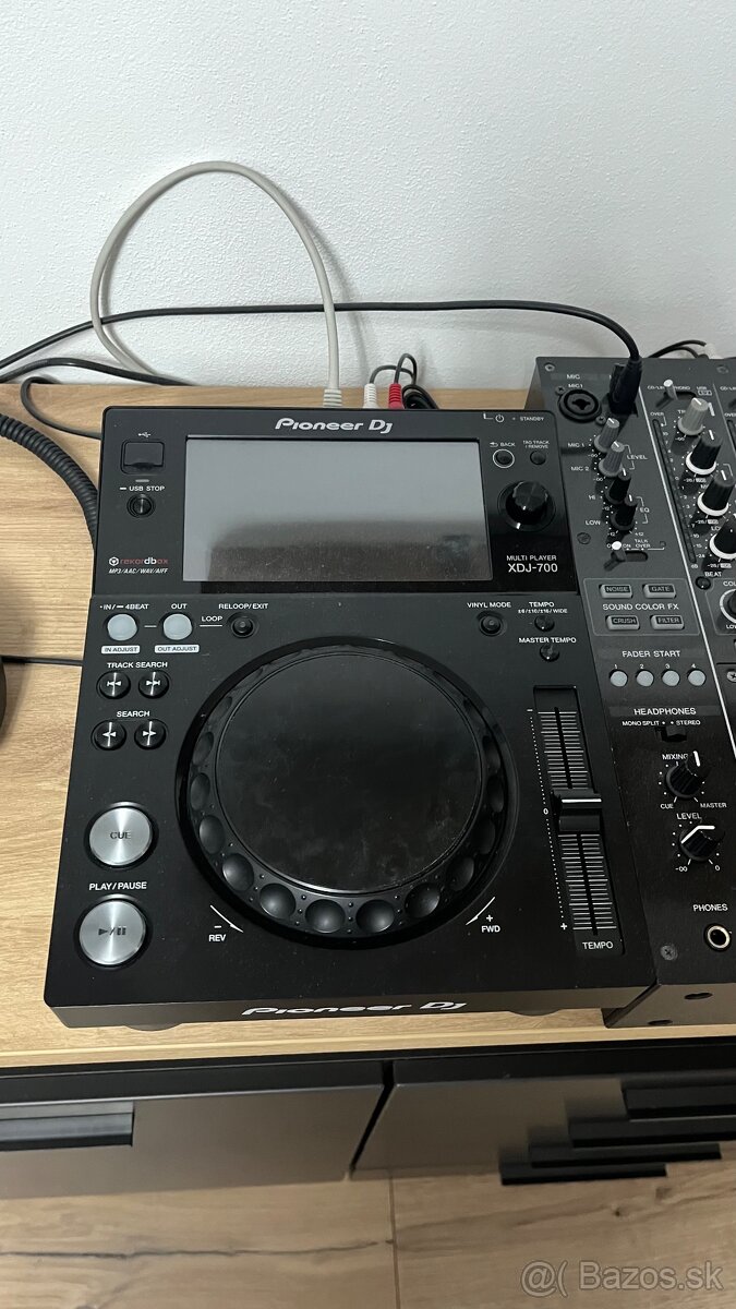 Kúpim Pioneer XDJ 700