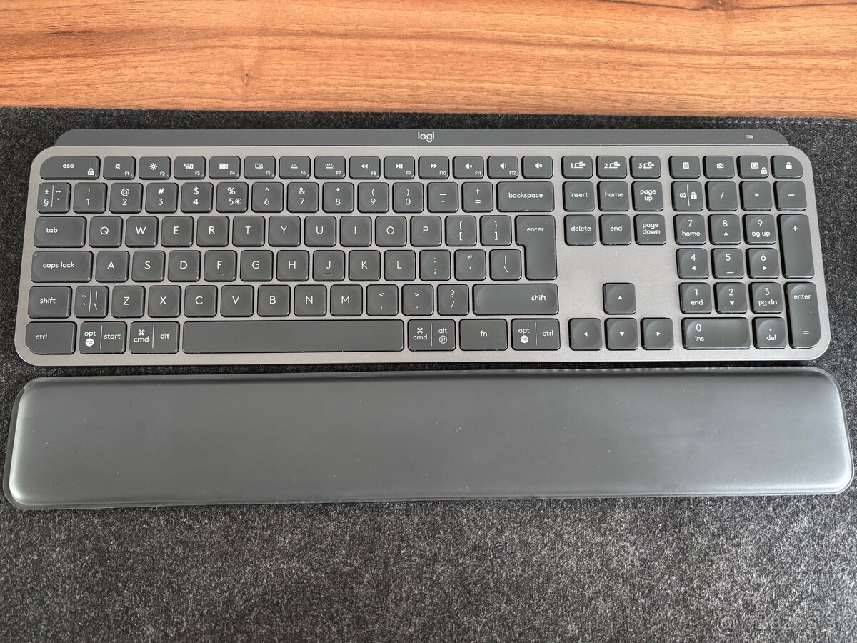 MX Master 3, MX Keys