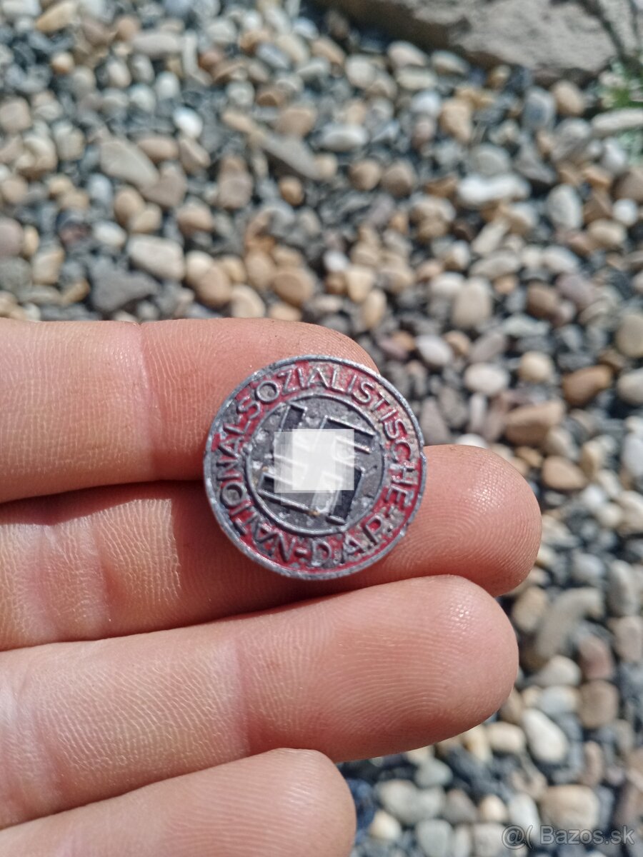 Našiel sa odznak... nemecký