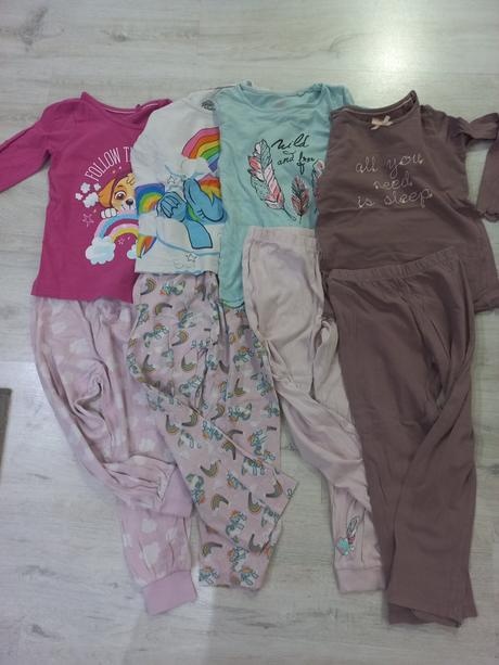 Mix oblečenia pre dievčatko 98-104