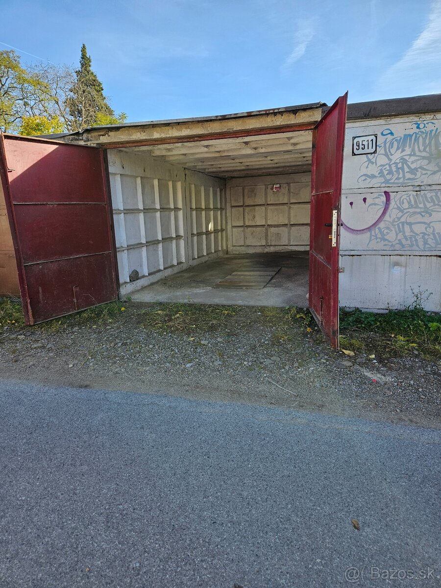 Prenajmen garáž 18m² za Soc. poisťovňou,pri OC Novum, vjazd