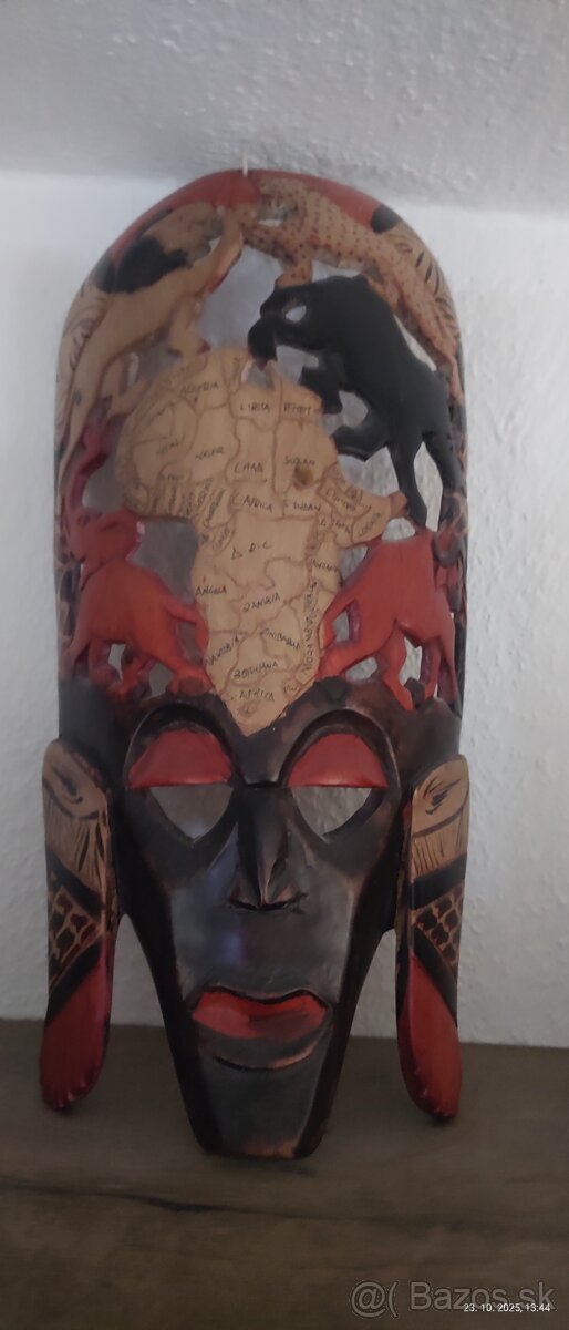 Africká maska z dreva