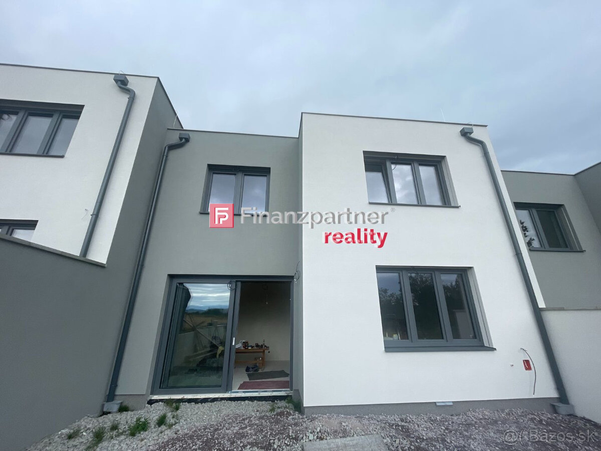 Novostavba v radovej zastavbe nad Prešovom s MHD (F641-12-AN