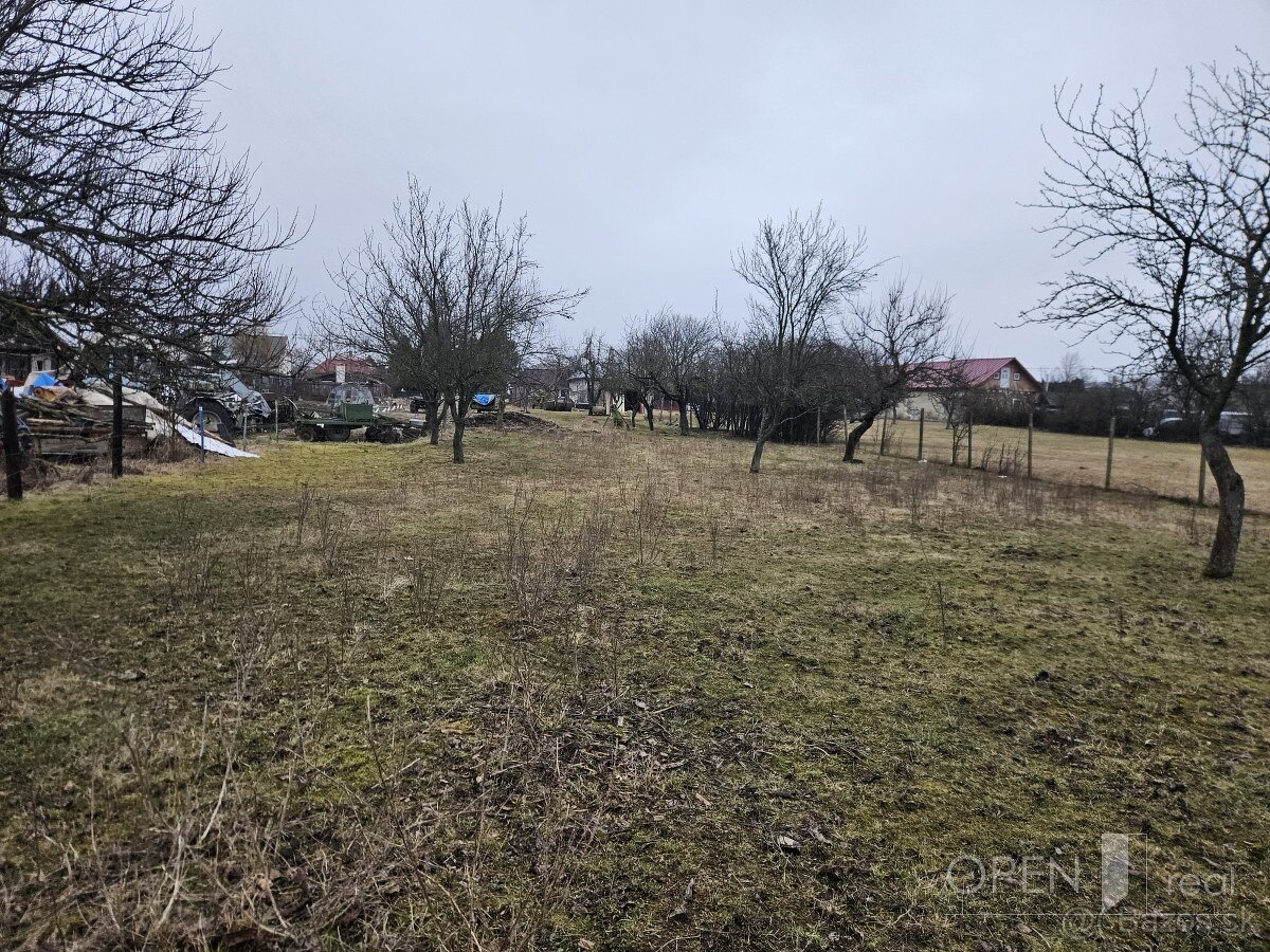 Stavebný pozemok - Ložín