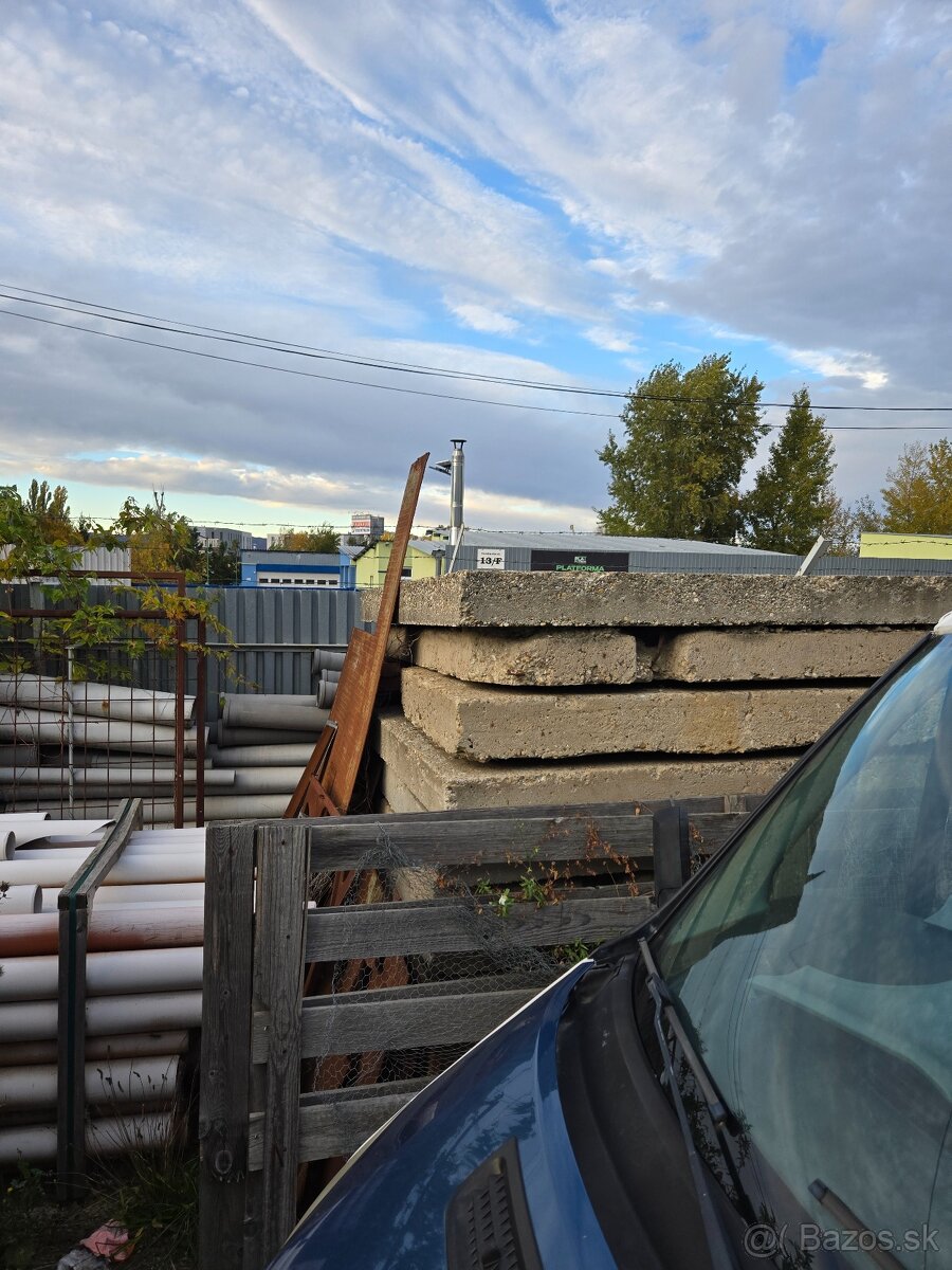 Predám betónové cestné panely