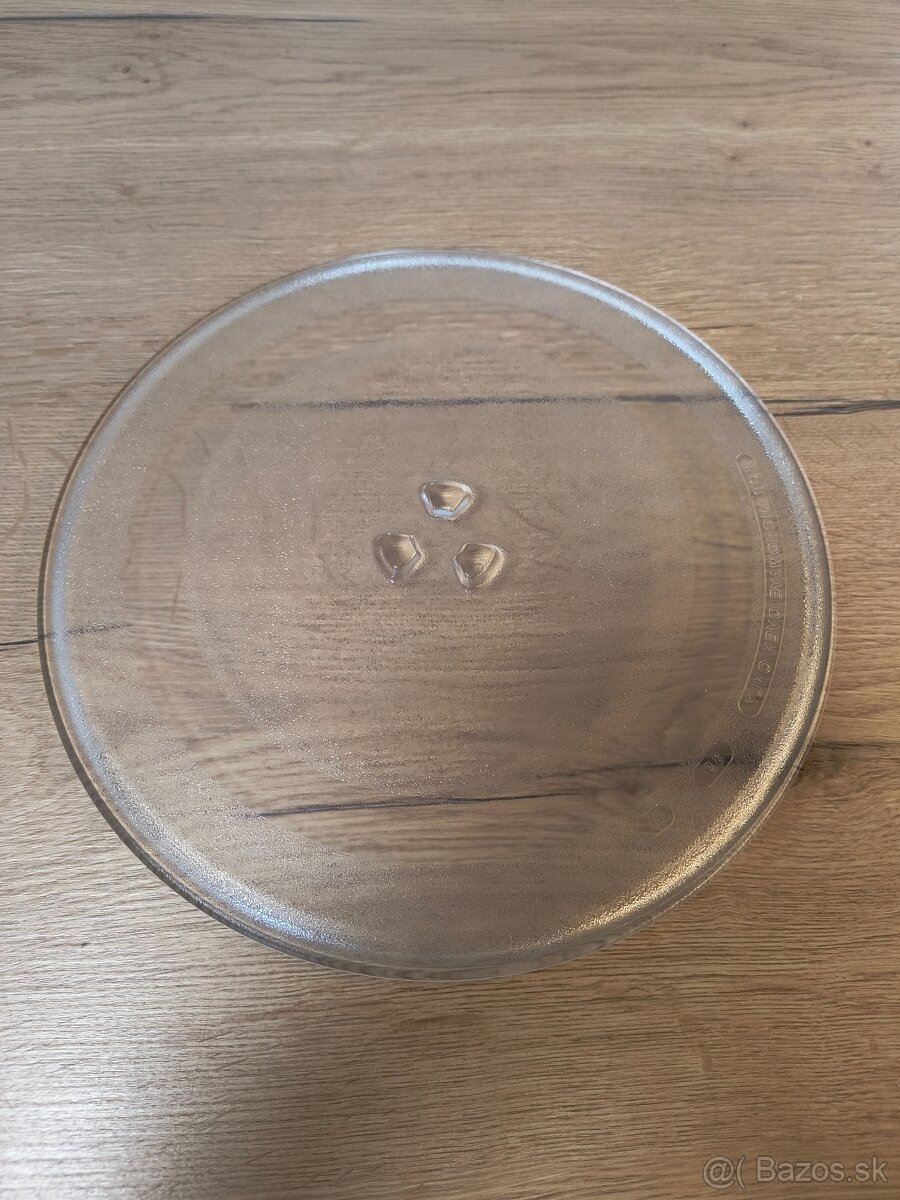 Tanier do mikrovlnky