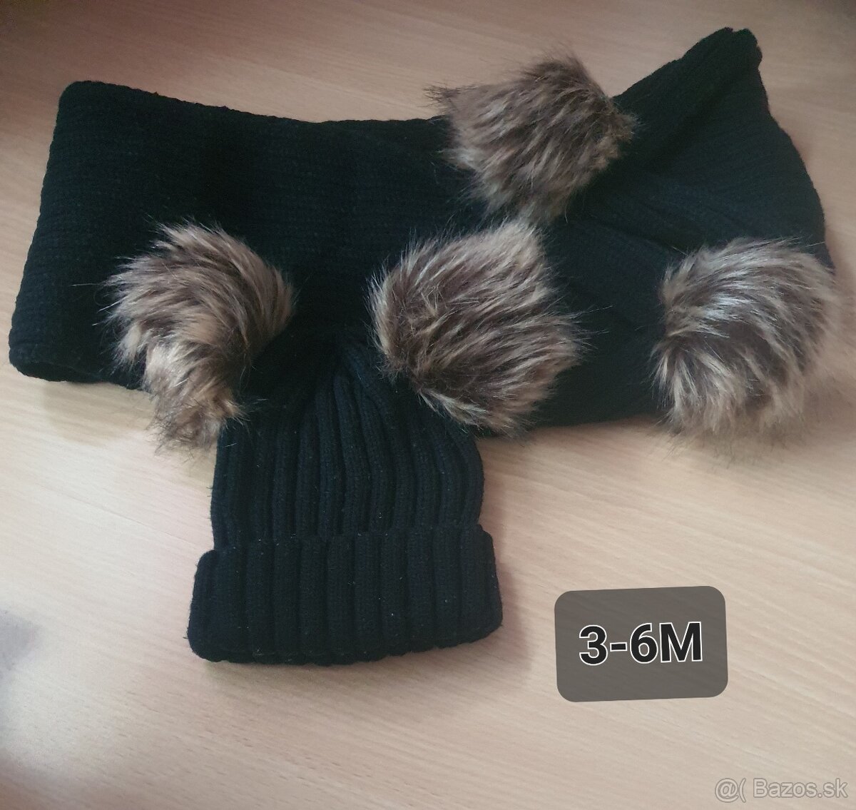 Chlapčenska čiapka so šálom