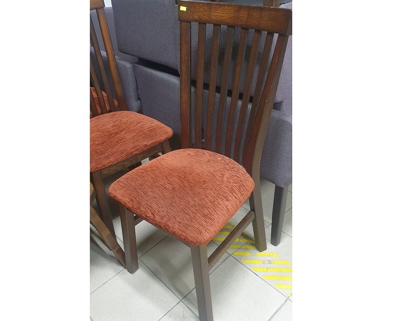 Stoličky 4ks dubové zaoblené pohodlné operáky