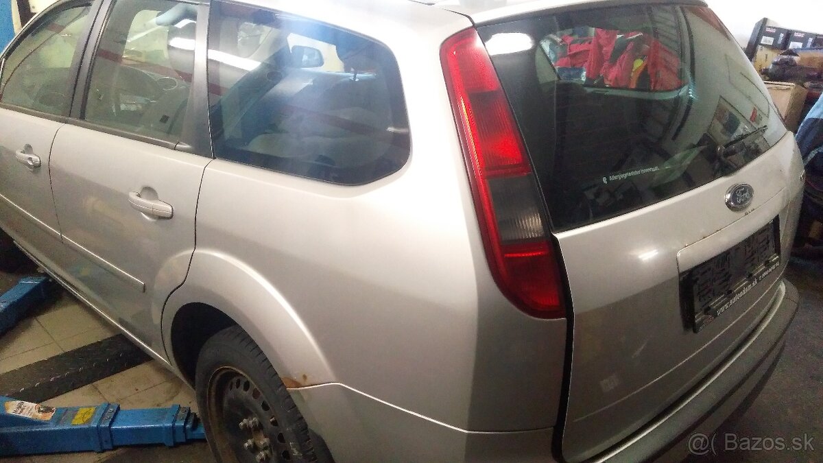 Ford FOCUS kombi Mk2 zadné svetlo