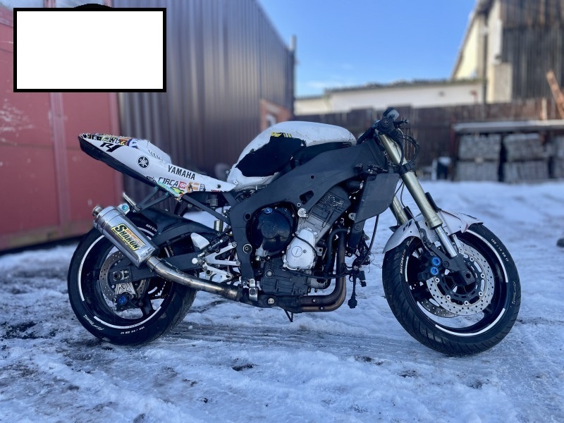 Yamaha R1 Díly 1999
