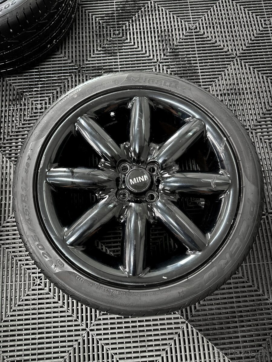 MINI 4x100 Pirelli P Zero 205/45 17