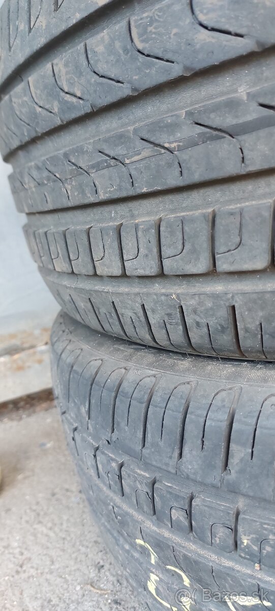 Predam letne pneu 2x 225/45R17 Pirelli