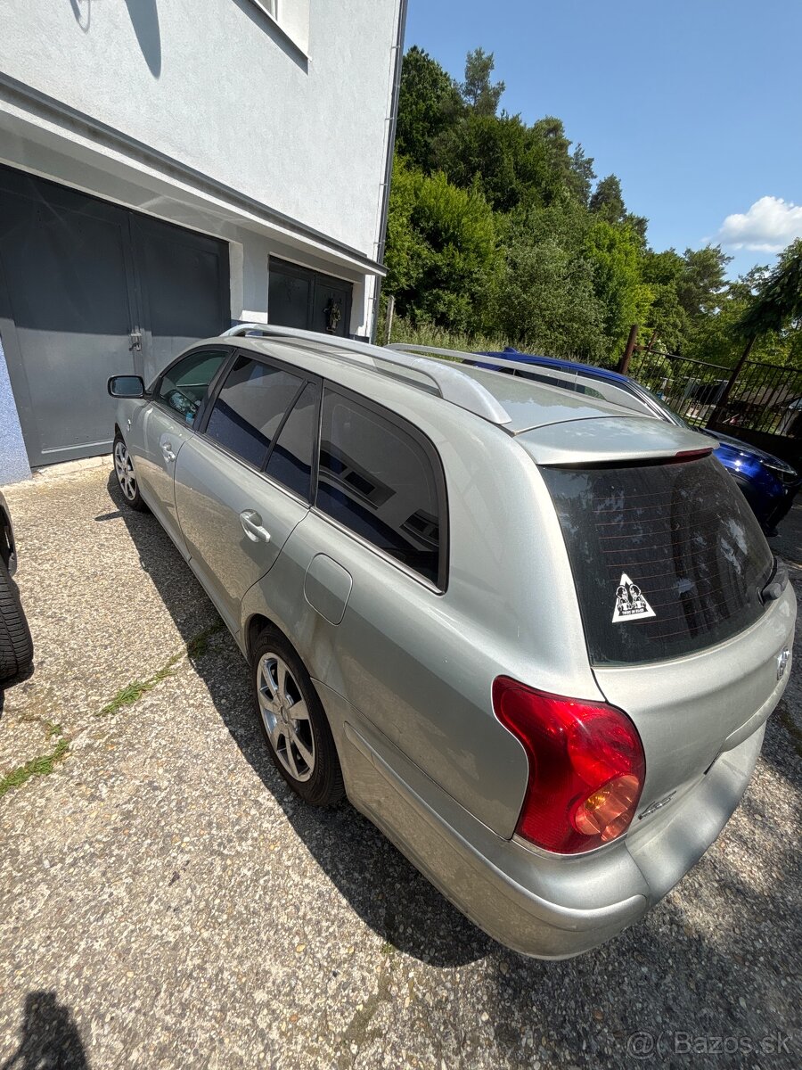 Predám Toyota Avensis combi
