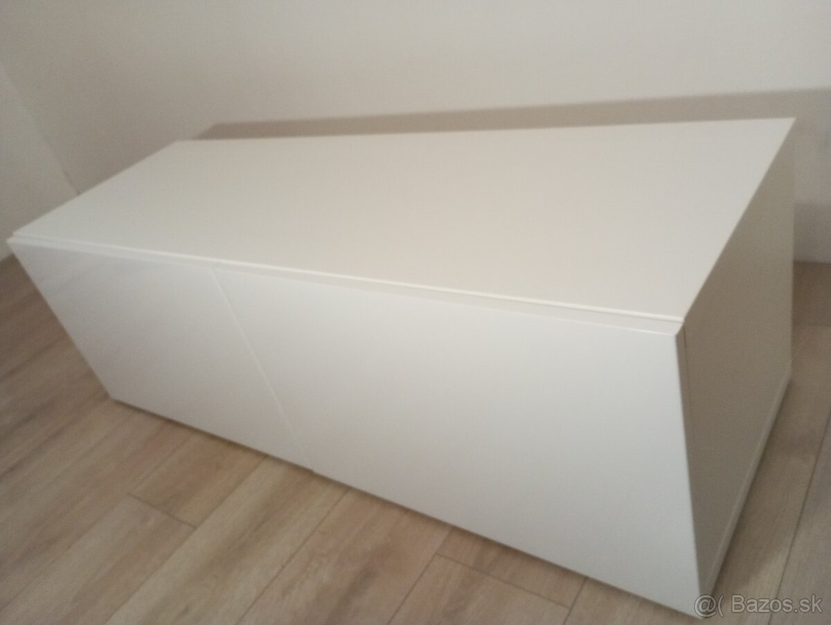 skrinka Ikea Besta - vvysoký lesk