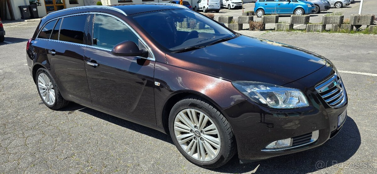 Opel Insignia Sport Tourer 2012-118 kW