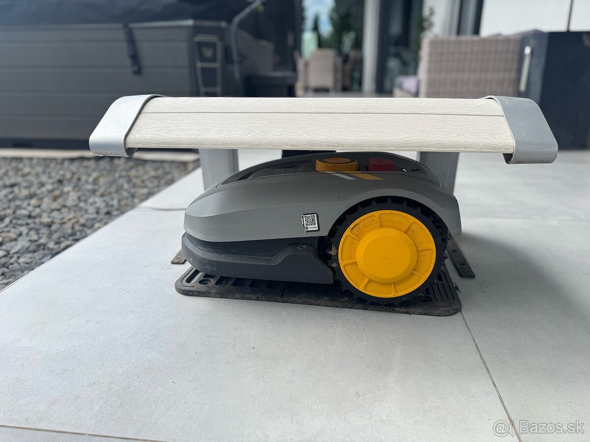 Na predaj Robotická kosačka LandXcape na 600m2