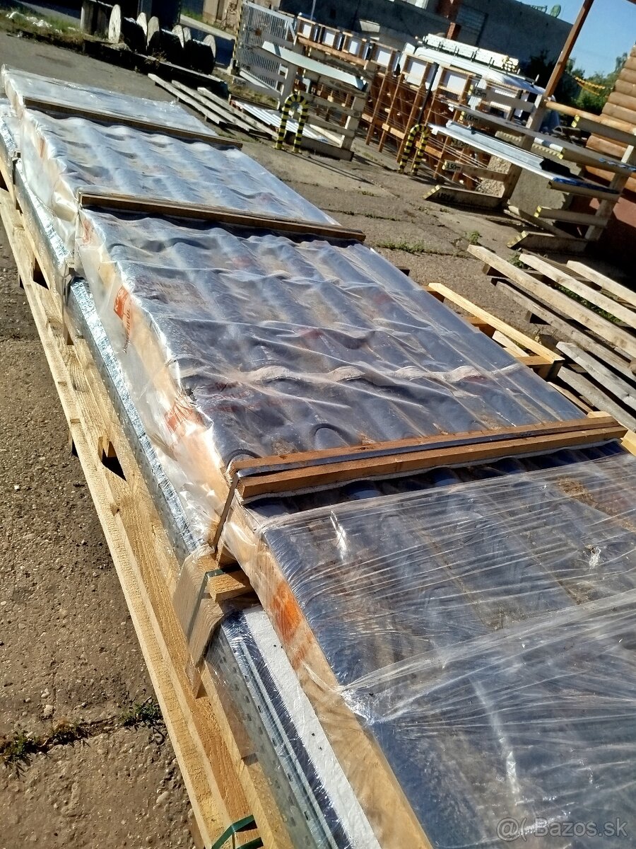 strešná kytina cca 40m2